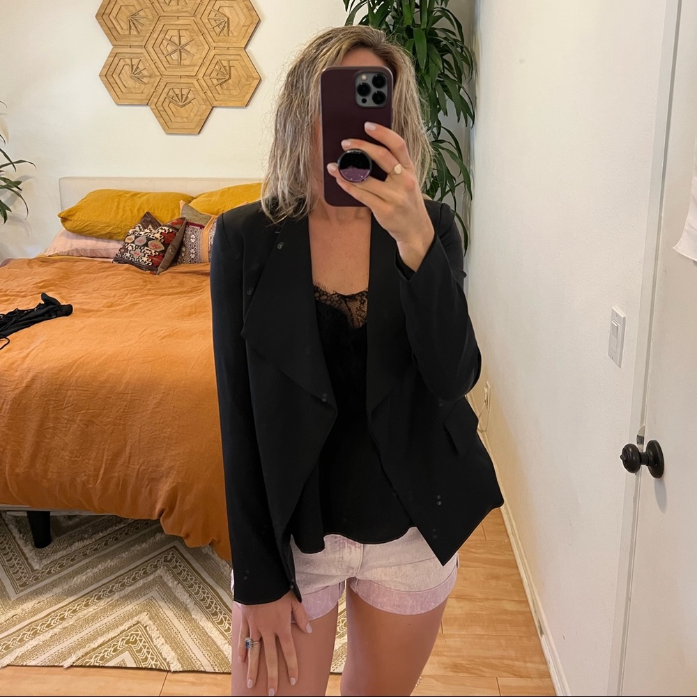 Lulu’s Classic Black Blazer